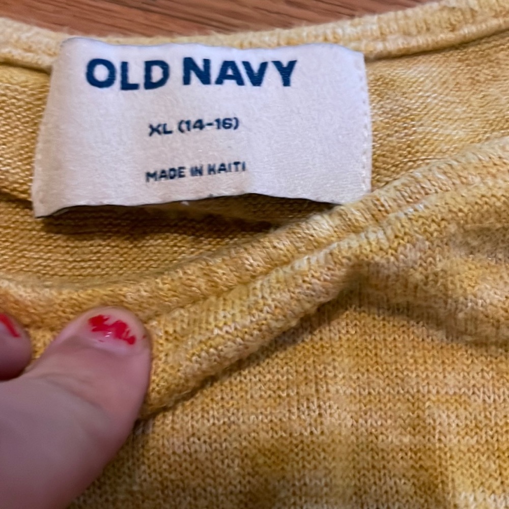 Selling old navy yellow, stretchy shirt